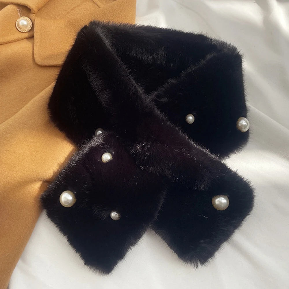 VelvetPearl™ Premium-Schal aus Kunstpelz mit gekreuztem Halsausschnitt
